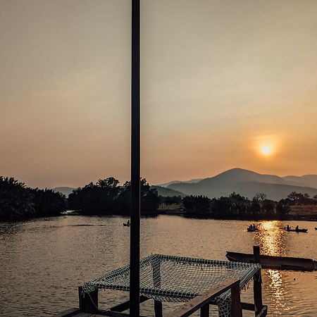 Funky Moon Kampot Hostel Luaran gambar