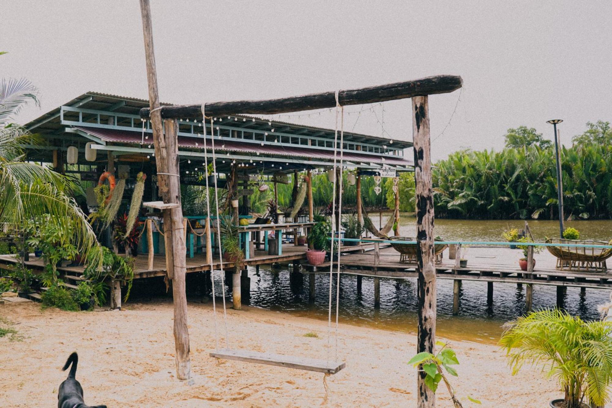 Funky Moon Kampot Hostel Luaran gambar
